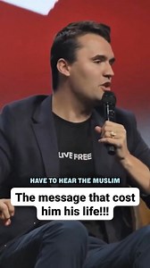ESTE MENSAJE LE COSTO SU VIDA: DESCANZA EN PAZ AMADO HERMANO DE MILICIA CHARLIE KURK….. COMPARTAN EL VIDEO QUE VIVA EL MENSAJE DE LA VERDAD!!!! Para quienes no lo conocieron, este era Charlie Kirk y así hablaba. Su mayor anhelo fue que la nación americana regresara a sus principios morales y cristianos. No traía una ideología nueva, sino un recordatorio de aquello que hizo grande a Estados Unidos: la defensa de la familia, la protección de la libertad de expresión —una libertad que es para todos
