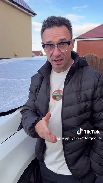 This car four-season shield can block the sun in summer, block snow in winter, and block fallen leaves in spring and autumn. It is so convenient to use it for multiple purposes #CarSnowShield #carsunshades #TikTokMadeMeBuylt #Giftldeas #dadgift