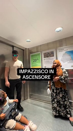 Prank: impazzisco in ascensore 😂 #prankvideo #prankvideos #scherzo #scherzi #videodivertenti **PER CHI DICE CHE LA BAMBINA È TRAUMATIZZATA QUANDO SIAMO USCITI DALL’ASCENSORE RIDEVA A CREPAPELLE* | Marco Zydan Pranker