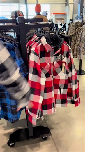 13 reactions | Fall is here and that means the temperature is dropping! This week, we’re going over some new gear and the multitool of jackets. Give us a call at 701-277-1000 or stop in to get your own! Thanks for Kickin’ It with Katie! #HDF #HDFargo #HarleyDavidsonOfFargo #fargond #harleydavidson #NorthDakota | Harley-Davidson of Fargo | Facebook