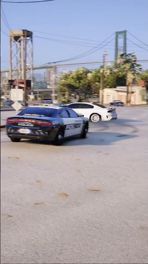 Hellcat Charger hits this u-turn real quick and loses the cop by a mile away!!!