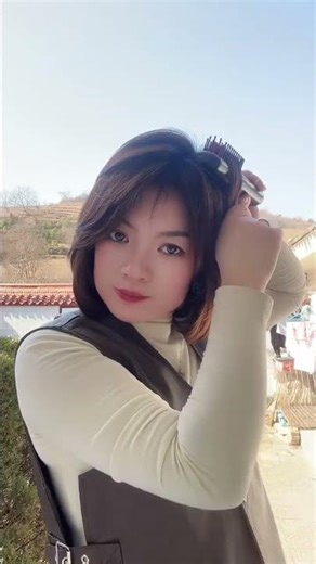 Straight Hair Comb Care Mode: Perfect Bun Tutorial