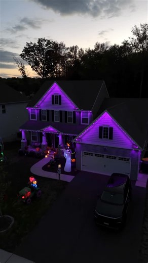 Elite Home Entertainment | Setting the mood for Halloween tonight? 🎃 Here’s how to get your @gemstonelights looking frightfully good! This quick tutorial will have... | Instagram
