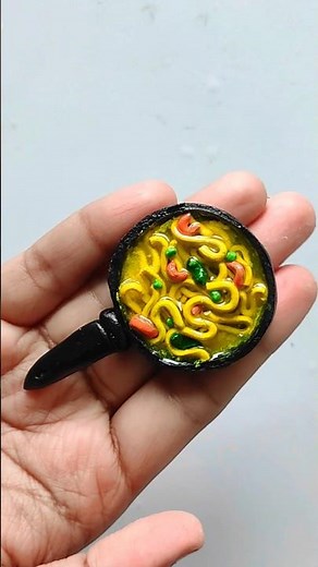 How to make realistic noodles with air dry clay 🍜 #clay #clayart #diy #craft #shorts