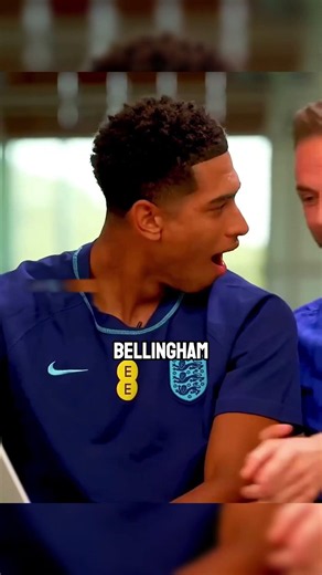 Warum hat die FIFA jedem Spanien-Spieler seine eigene Weltmeisterschaftstrophäe gegeben?