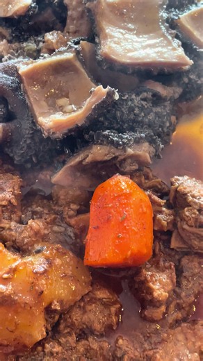 🔥 Pretoria, have you eaten today? 🔥 AJ’S Kitchen is serving fresh, affordable home-style meals every day! 🍲😋 ✅ Mala Mogodu ✅ Beef Stew ✅ Nama ya Hlogo ✅ Pork Trotters ✅ Steak ✅ Kotas from R20 📍 472 Stanza Bopape Street, Arcadia, Pretoria 📞 072 818 9039 Tag someone who owes you lunch! 👇😂 #AJsKitchen #PretoriaFood #ArcadiaPretoria #SunnysidePretoria #KotaLovers