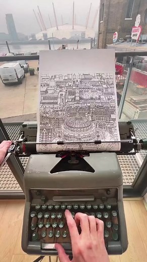 Typewriter art 🧐😍 @jamescookartwork #typewriter #artistsoninstagram #artreels #reels #london #royalalberthall