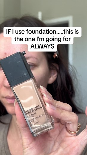 IF i use foundation, this is usually the one i go for by @SHISEIDO! It’s the synchro skin radiant lifting foundation & the color match is insane. There are NO filters or blurring in this video!!! #shiseidosynchroskin #shiseidofoundation #foundation #foundationroutine