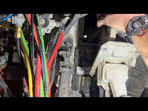 How to replace the clutch switch on a Freightliner Cascadia (P3)