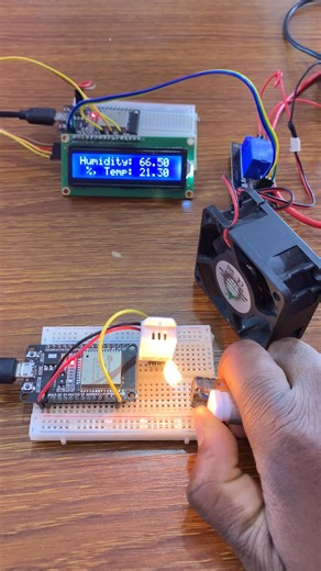 4.4K views · 51 reactions | Surveillance de température IoT et contrôle de ventilateur 12V avec ESP32 et capteur DHT22#Arduino #ESP32 #ProjetDIY #Électronique #Domotique | Méchant Circuit | Facebook