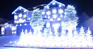 Frozen Christmas Light Show: Let It Go (2014)