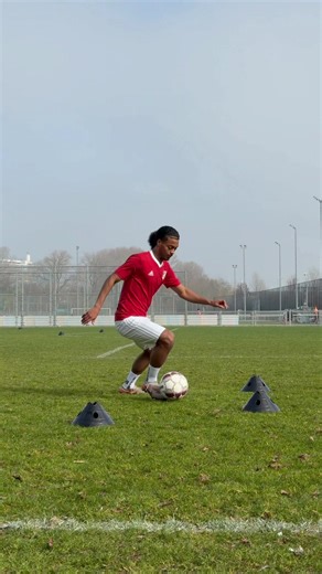 Understanding Inverted Winger Movements in Football