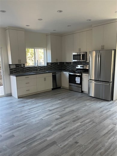 6506 White Oak Ave, Van Nuys, CA 91406 - For Rent