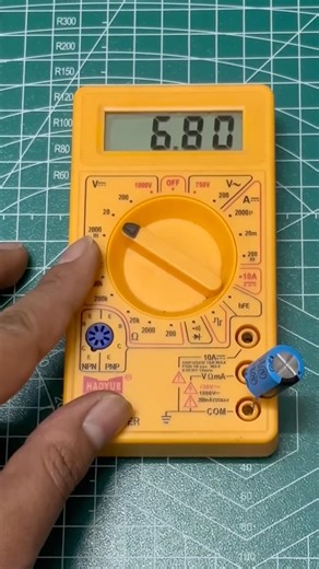 Check capacitor using multimeter #basic #multimeter