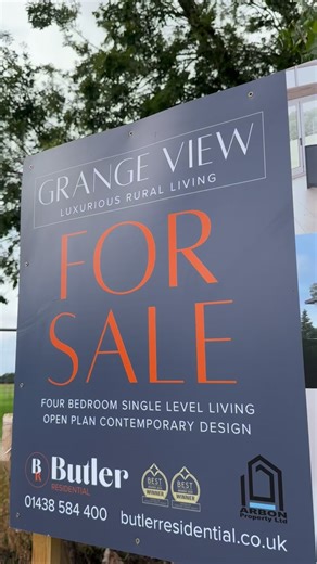 𝐆𝐑𝐀𝐍𝐆𝐄 𝐕𝐈𝐄𝐖 stands as a beacon of contemporary design amidst the rural landscape, its distinctive architecture setting it apart from more traditional homes in the area. The modern and spacious layout is ideal for those who value both aesthetics and functionality. With the build complete, now is the perfect time to arrange a viewing to fully appreciate the space on offer. Contact us today on 📞 01438 584400 📧 hello@butlerresidential.co.uk #GrangeView #Blunham #Bedfordshire #Detached #P