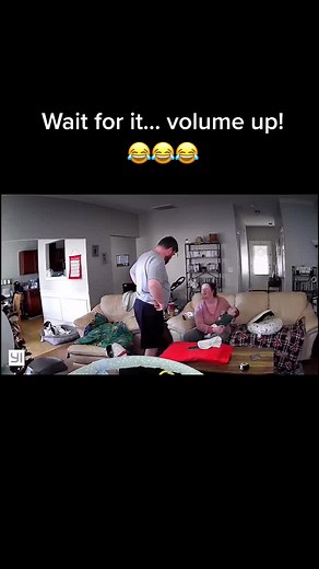 When your kid poops in your face… #dad #dadsoftiktok #dadmoves #babiesoftiktok #fyp