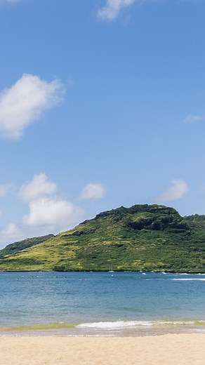 From ocean breezes to island bites, Duke’s Kauai brings the best of beachside dining to Kalapaki. 🌴🌊 Enjoy laid-back vibes, local flavors, and the aloha spirit today. Use the link below to reserve your table! https://www.dukeskauai.com/ | Duke's Canoe Club Kauai