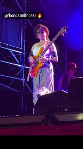 Time flys! Can't believe it's already been almost two months of being on tour. 🎸🤟🏼😎 #BassGuitar #JeffBeck #JohnnyDepp #FemaleBassist #TourLife #FYP