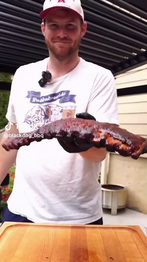 Don’t sleep on these smoked ribs on a gas grill 👀🔥 Ribs are one of my favorite cuts of meat to BBQ, but if you don’t have access to a smoker, it can feel challenging to make them at home. That’s exactly why I made this post — because you can make some dang good ribs on a gas grill if you know what to do. And to prove that, I didn’t just grab baby backs or St. Louis-cut ribs. I got the biggest rack of spare ribs I could find. Here’s a couple tips I found helpful from this cook: 1️⃣ cook over in