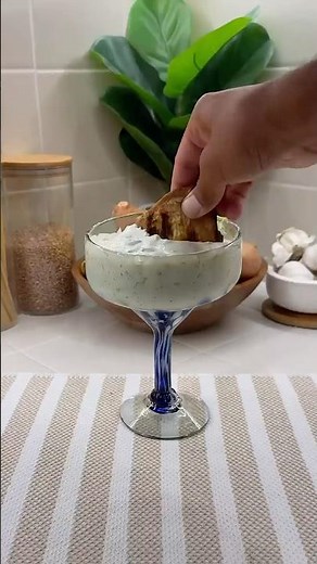 Healthy Tzatziki Recipe 🥒 #realfood #healthy #wholefoods #tzatziki #reels