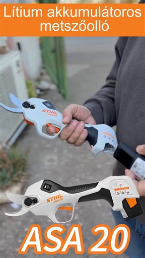 🌟【ASA 20】Új megjelenés: Akkumulátoros metszőolló, új élményt hoz a kertgondozásba! 🌟 ✂️Erőteljes vágási kapacitás: Könnyen kezelheti az akár 40 mm átmérőjű ágakat is, így a metszés hatékonyabb. 🔋 Hosszú élettartamú akkumulátor: A nagy teljesítményű lítium akkumulátor több ezer vágást tesz lehetővé egyetlen töltéssel. 💡Intelligens energiatakarékosság: A vágási intenzitás automatikus beállítása az akkumulátor élettartamának meghosszabbítása érdekében. 👋 Kényelmes kialakítás: Csúszásgátló ergo