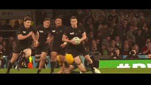 Our Footy greats brought back the Cup. So we pay tribute to them and their Great Footy Supporters | The Crowd Goes Wild