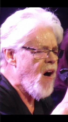 Bob Seger performing STILL THE SAME in Louisville, Kentucky back in December of 2018 #bobseger