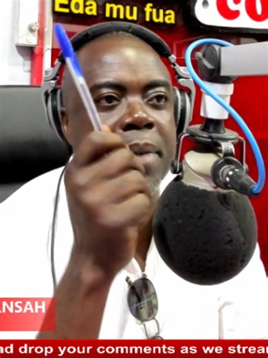 Kwabena Bobie Ansah reacts to a woman blocking a gutter with stones and blocks to transport goods to her shop in Ashaiman Taifa, just streets away from the Assembly office. #accrafm #thecitizenshow #npptiktokers #ndctiktokers #all #treending