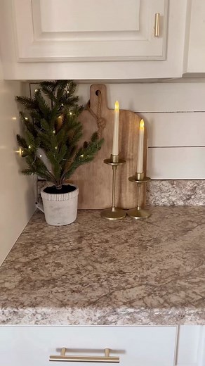 DIY Christmas centerpiece. 🎄 I already made the small version of this. So I decided to try a large bowl and I LOVE how it turned out!! I did 5 floating candles to make it extra cozy! I also used real cranberries and real cedar stems. But I found some faux cedar stems that would also look pretty! I am actually beginning to decorate our house this week for Christmas. I know it seems early but I love starting the last week of October that way I can enjoy the decor for two whole months before I hav