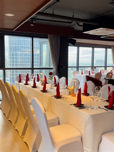 Discover the Aurora Sky Lounge in Phnom Penh