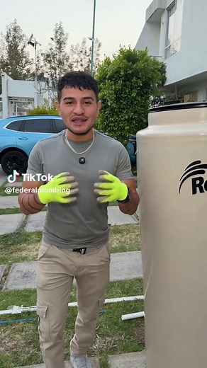Tinaco como cisterna con bomba inteligente Rotoplas