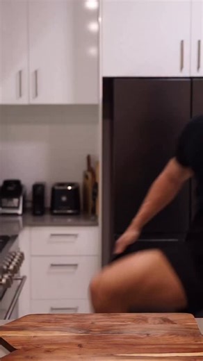 F*ck or Suck 🔥 BUFFALO CHICKEN HOT POCKETS These definitely F*cked. They are a little bit of effort, I’m not gonna lie, but they are damn tasty! 👨‍🍳 Ingredients, 2 serves Dough ✅ Self raising flour, 100g, 3.5oz ✅ 0 percent Greek yoghurt, 100g, 3.5oz ✅ Garlic salt, 4g, 1 tsp ✅ Italian seasoning, 2g, 1 tsp Buffalo chicken filling ✅ Chicken breast, 230g, 8oz ✅ Garlic salt, to taste ✅ Smoked paprika, to taste ✅ Ranch seasoning, to taste ✅ Black pepper, to taste ✅ Tomato salsa, 15g, 0.5oz, 1 tbsp 