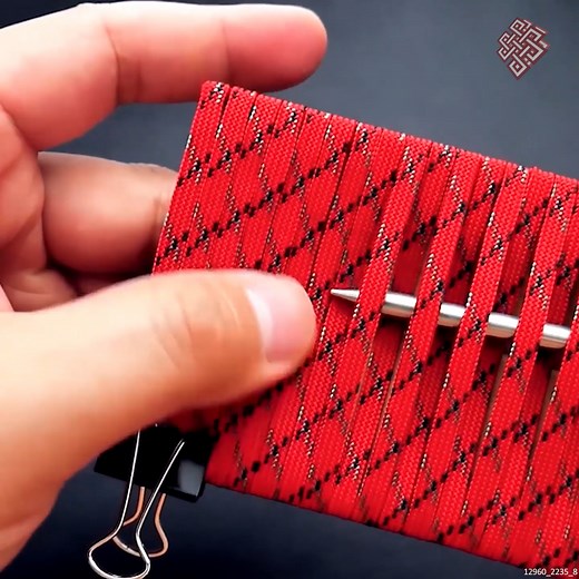 How To Make a Slim Paracord Wallet | The Weavers of Eternity Paracord