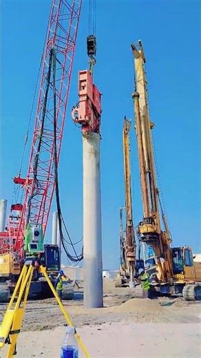 Temporary Casing removal by Vibro Hammer #vibroHammer #civilengineer #pilefoundation #construction