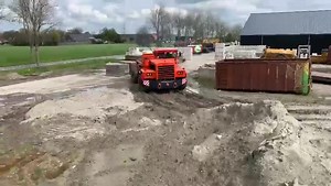 1K views | Mack M45 sx 12 cil. Cummins with Allison automatic | Machines Channel | Facebook