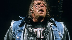 10 Loudest Crowd Reactions In WWE History