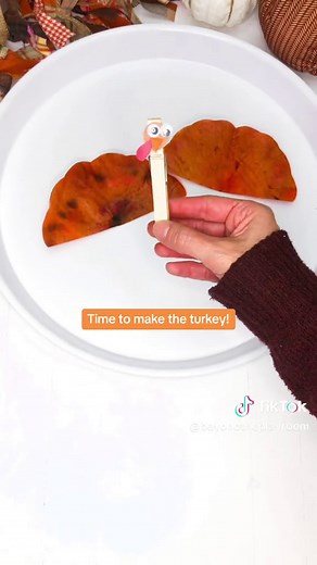 Coffee Filter Turkeys -super cute Thanksgiving Craft for Kids #thanksgivingactivityforkids #thanksgivingcraftsforkids #turkeycrafts #preschoolteachers #kindergartenteachers #momsoftiktok #preschoolthanksgiving