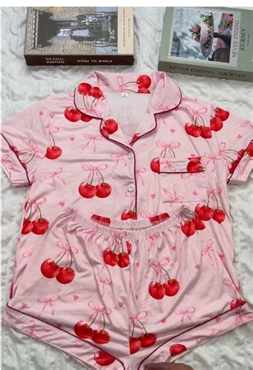 Graphic pj set, comfy all seasons 😴#pjs #pajamas #tiktokshoppingBlackFriday #spotlightfinds #tiktokholidayhaul