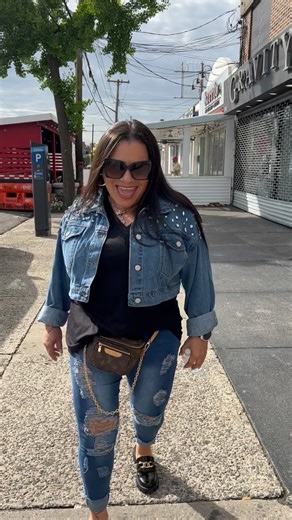 It’s officially 𝐋𝐢𝐬𝐚 𝐋𝐢𝐬𝐚 weekend in NYC. I’m partying at home for my new salsa single and the Puerto Rican Weekend. See you in these NY streets 🇵🇷🇵🇷🇵🇷 #lisalisa #lisalisatourlife #allcriedout #nolloraremas #lisalisaandcultjam #80smusic #menageworks #salsa #salsamusic #puertorican | Lisa Lisa