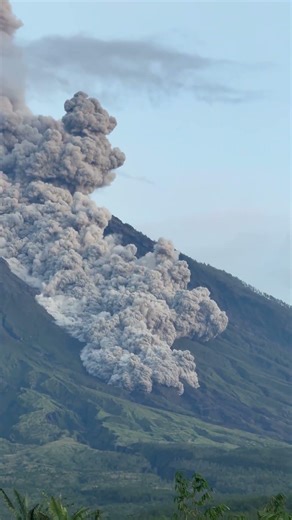 Lava Flows From Semeru Volcano || ViralHog