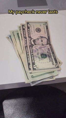 Spreadsheets to Simplify Your Life | Do you know how your cash flows? 🤔💸 Start planning, tracking, and saving with Personal Finance Tracker! With this convenient spreadsheet,... | Instagram