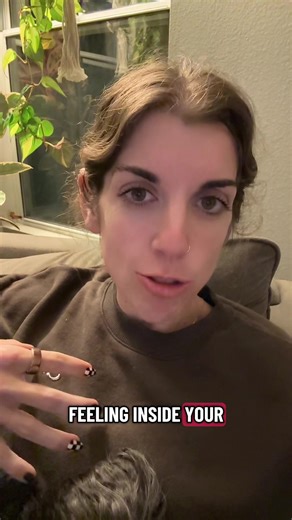 Not all hallucinations = schizophrenia! There are various types of hallucinations, and the TYPE can tell us what’s really going on, from substance use to seizures to psychiatric disorders. Don’t self-diagnose, but DO seek help if you’re experiencing these. Knowledge is power ✨