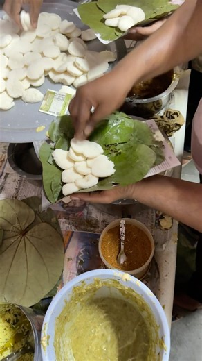 Famous ghee karam chitti idly at hanuman tiffins 📍Guntur | Street Food India #food #foodie #travel