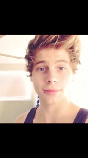 hi @5sos #5sos #lukehemmings #ashtonirwin #calumhood #michaelclifford #keek #keeks #fyp #harrystyles