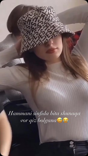 Sariksvoyy on Instagram: "Obunachim buling 😍🎀🫶🏻 Krishtianu Ronaldu, eng katta qarorlarni qabul qiladigan odam, yana tarixga kirdi! Sof daho bir lahzada portugaliyalik yulduz to'pni o'ziga xos klassi bilan qabul qilib oladi, mohirona qabul qiladi va... darvozabonga yo'l oladi! To'p muammosiz tarzda darvoza to'riga o'tib ketdi, "Barselona" himoyasi esa dunyoning eng zo'r futbolchilari tomoshasini tomosha qilmoqda. Bu ham yetarli bo‘lmagandek, Ronaldu o‘zining ajoyib