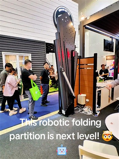 This robotic folding partition is next level! 🤯🤖 ​#Tech #Viral #Innovation #Engineering #FYP