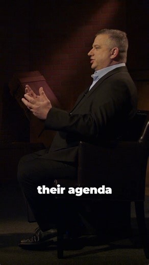 Is it possible that some people are hybrids without even knowing it? It raises a huge question: Could a hybrid be involved in future disclosures about their race, and what would that mean for humanity? #AlienHybrid #ProjectArcWeld #Conspiracy #ExtraterrestrialLife #UAP Watch the full episode for free, on Gaia.com, here: https://cs-link.gaia.com/ProjectArcWeld Series: Cosmic Disclosure Episode: Project Arc Weld: Hybrid Tracking | Unexplained on Gaia