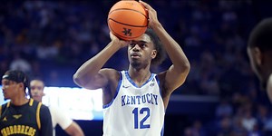 Good Question: Why do basketball players tuck in their shirts to shoot free throws?