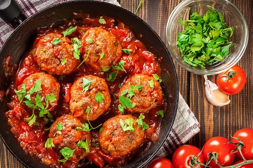 Boulettes de bœuf maison : le secret de Cyril Lignac pour les rendre moelleuses et savoureuses