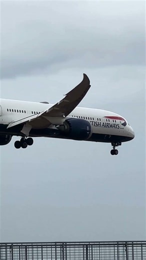 British Airways Boeing 787-10 Dreamliner G-ZBLD Landing at London Heathrow from Chicago